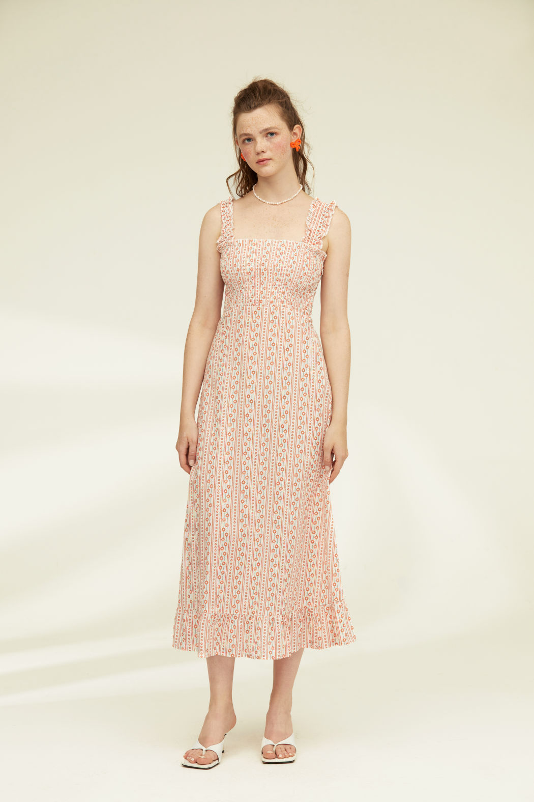 Rotes Blumenkleid