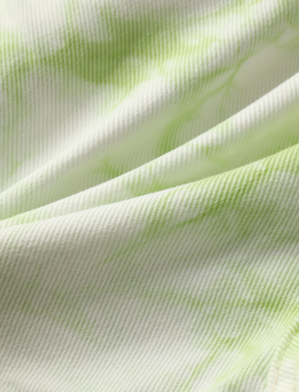 Pantalones cortos de mezclilla tie dye verde