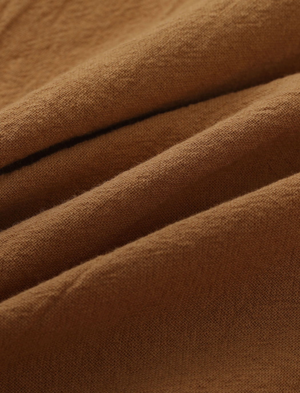 Bluse mit maßgeschneidertem Kragen und Knöpfen
