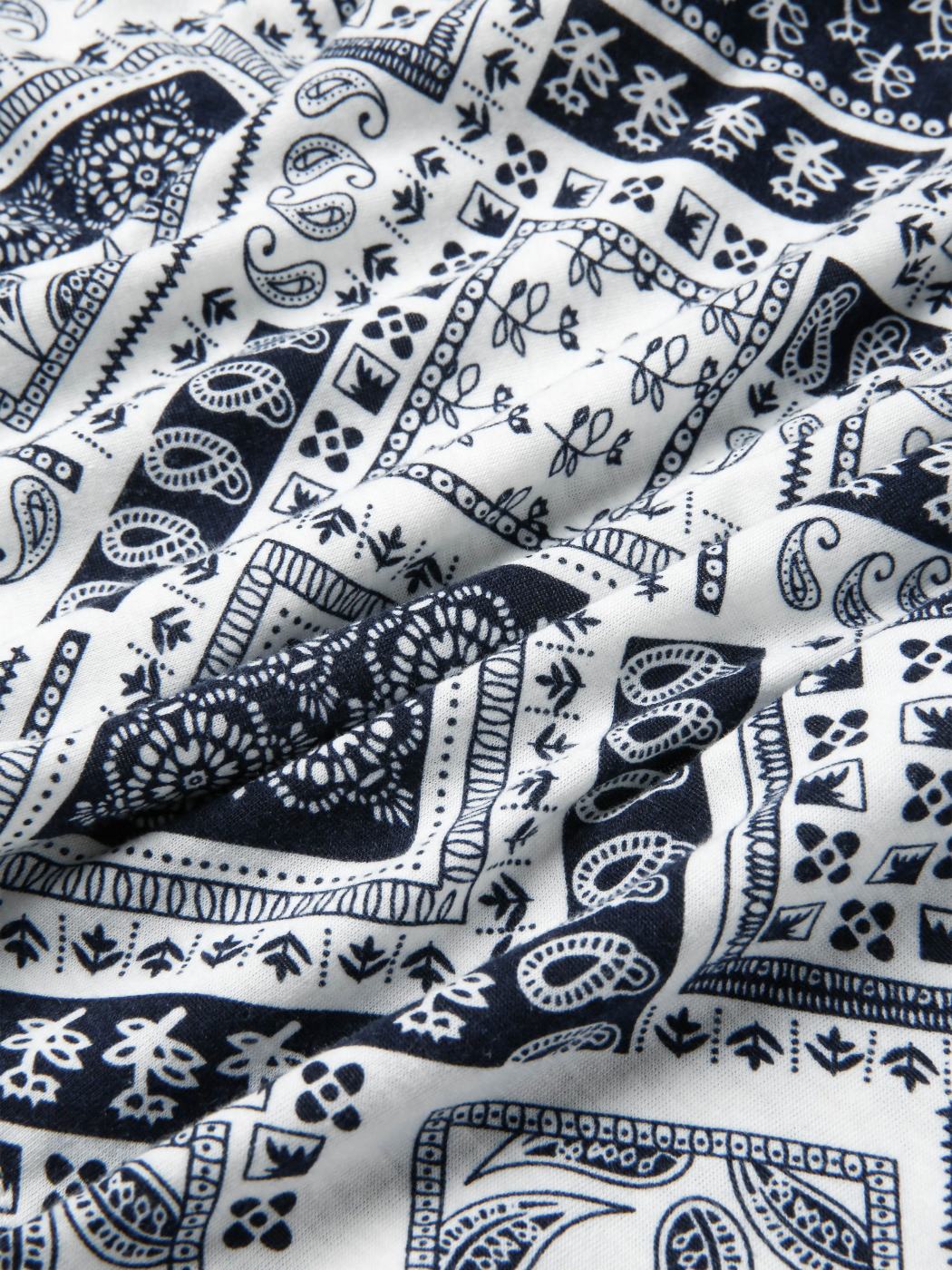 Camiseta de manga larga con estampado de cachemira