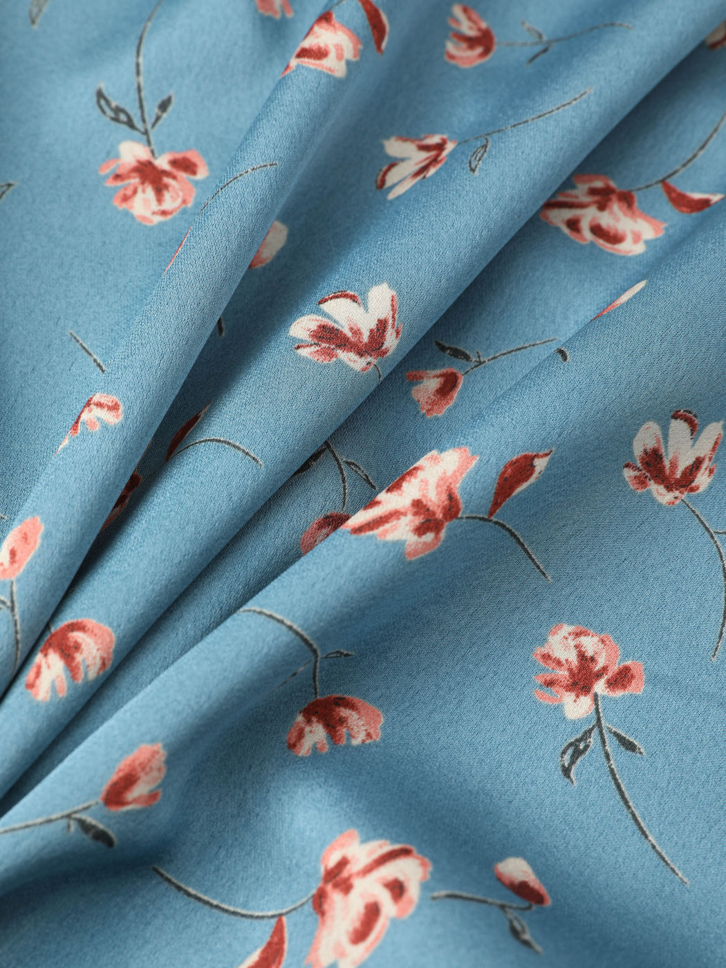 Langärmliges Kleid mit Rosendruck