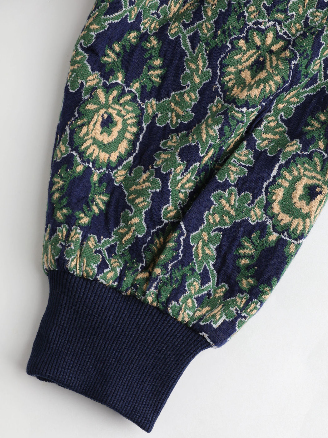 Jacke mit bedrucktem Muster