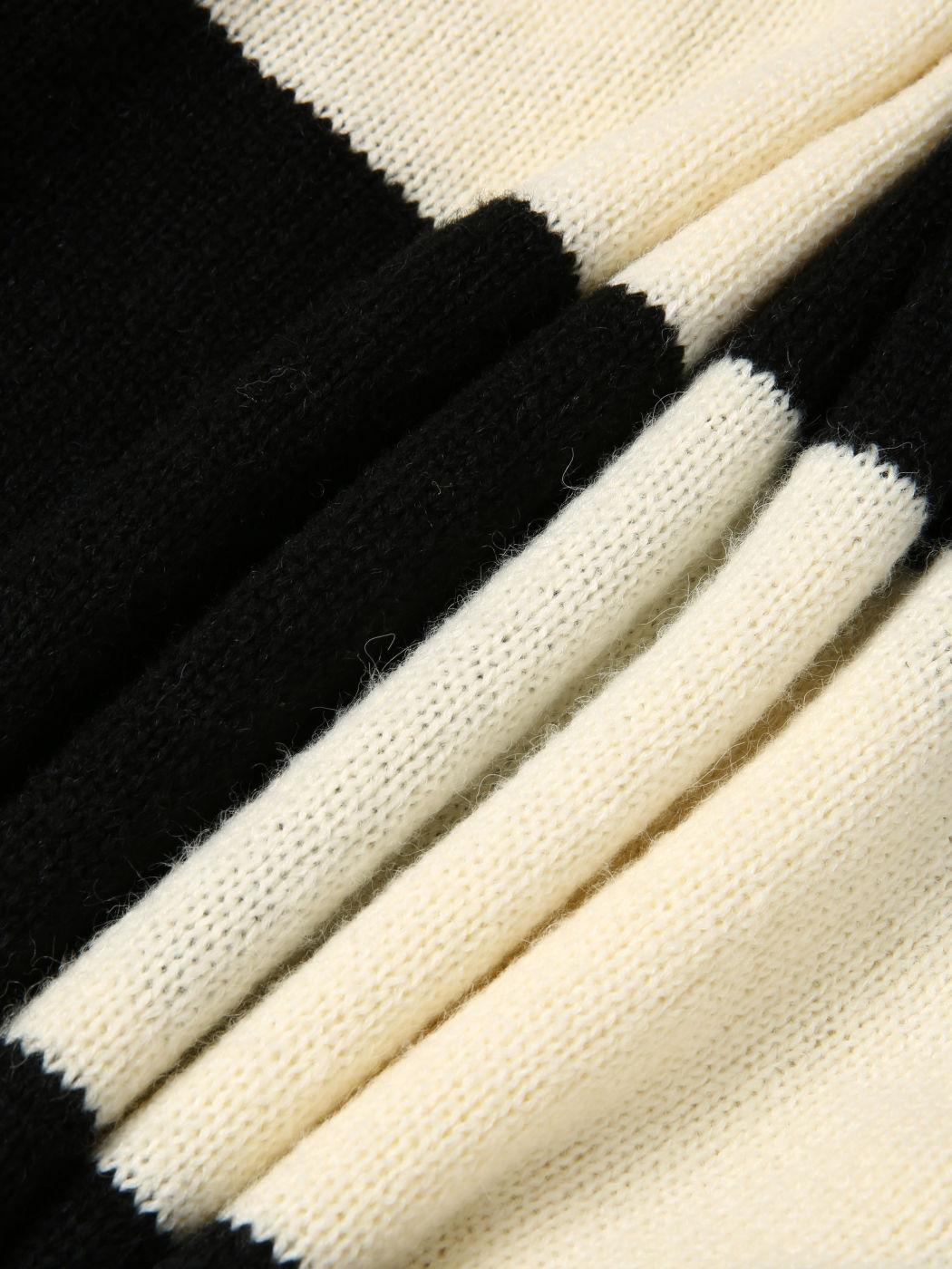 Gestricktes Crop-Top mit Schachbrettmuster