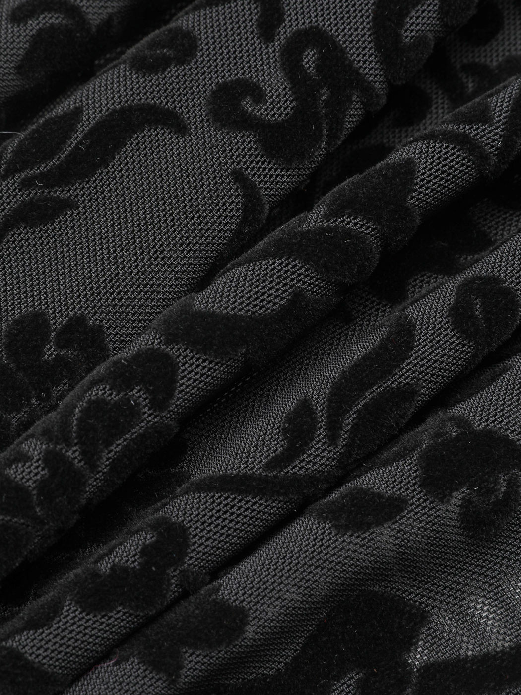 Mesh-Top mit Knöpfen und Blumenbesatz