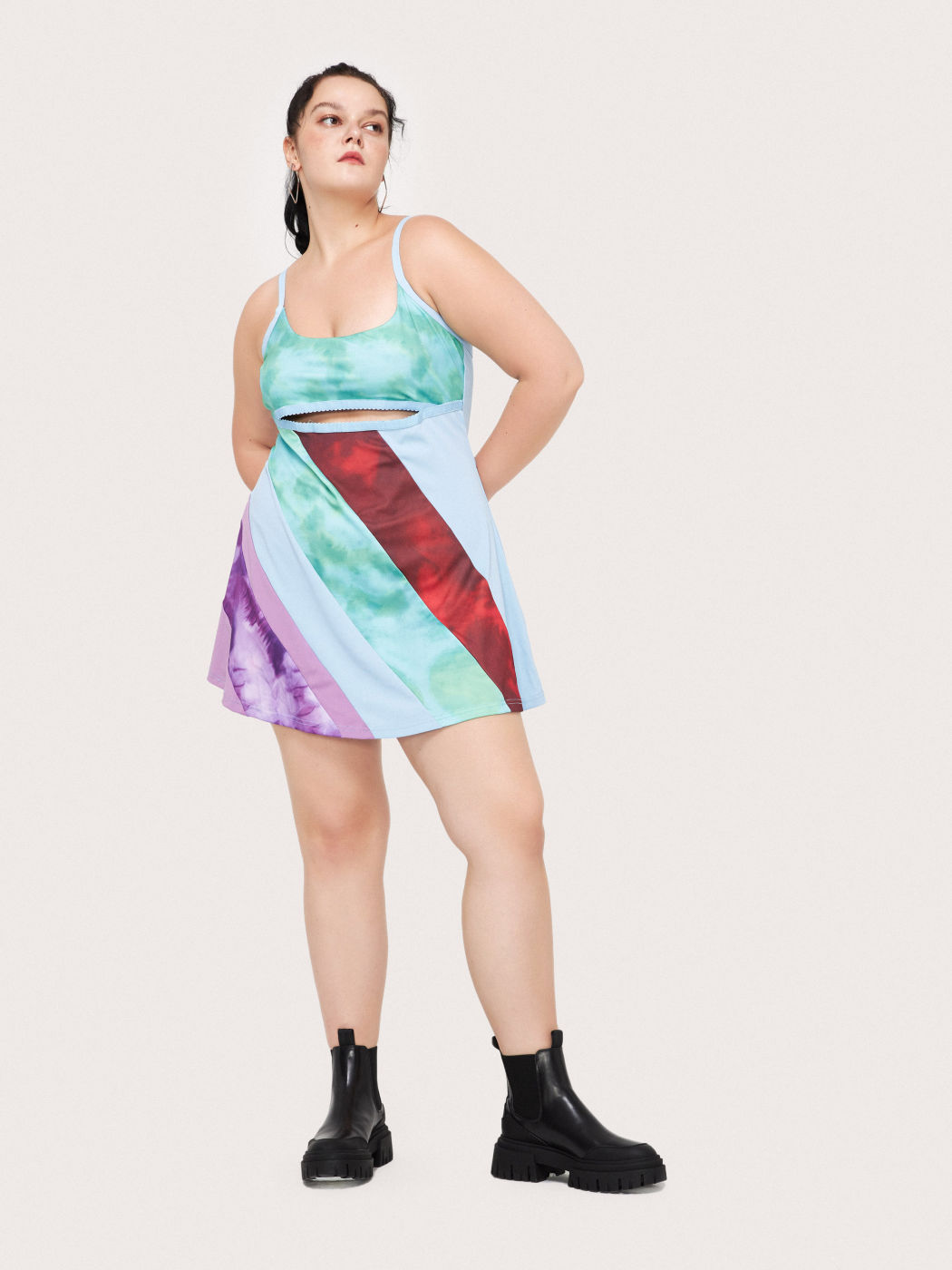 Curve&Plus 13 geht weiter 30 Mehrfarbiges Cut-Out-Kleid