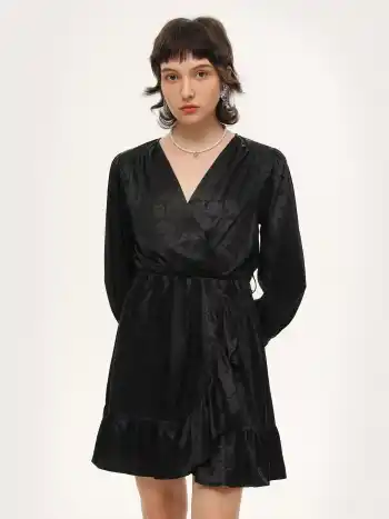 Geblümtes Jacquard-Kleid mit Rüschensaum