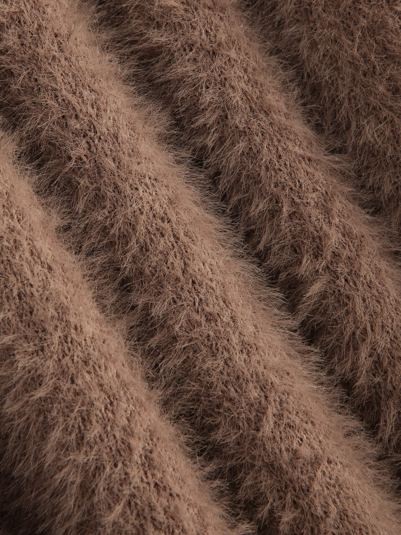 Weicher, flauschiger Pullover