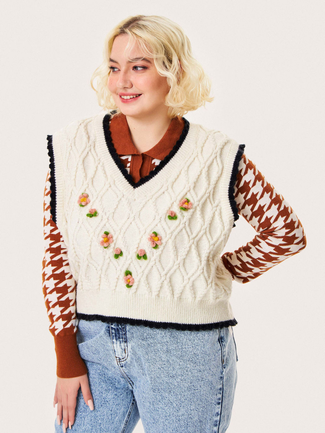 Dimensional Flower Strickweste Kurve & Plus