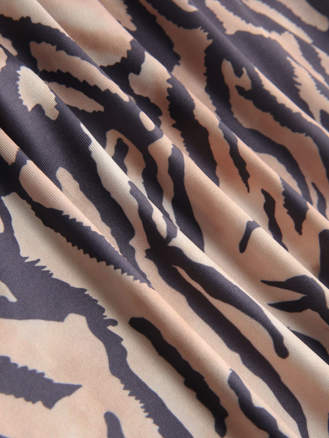 Falda larga con estampado animal de Worst Behavior