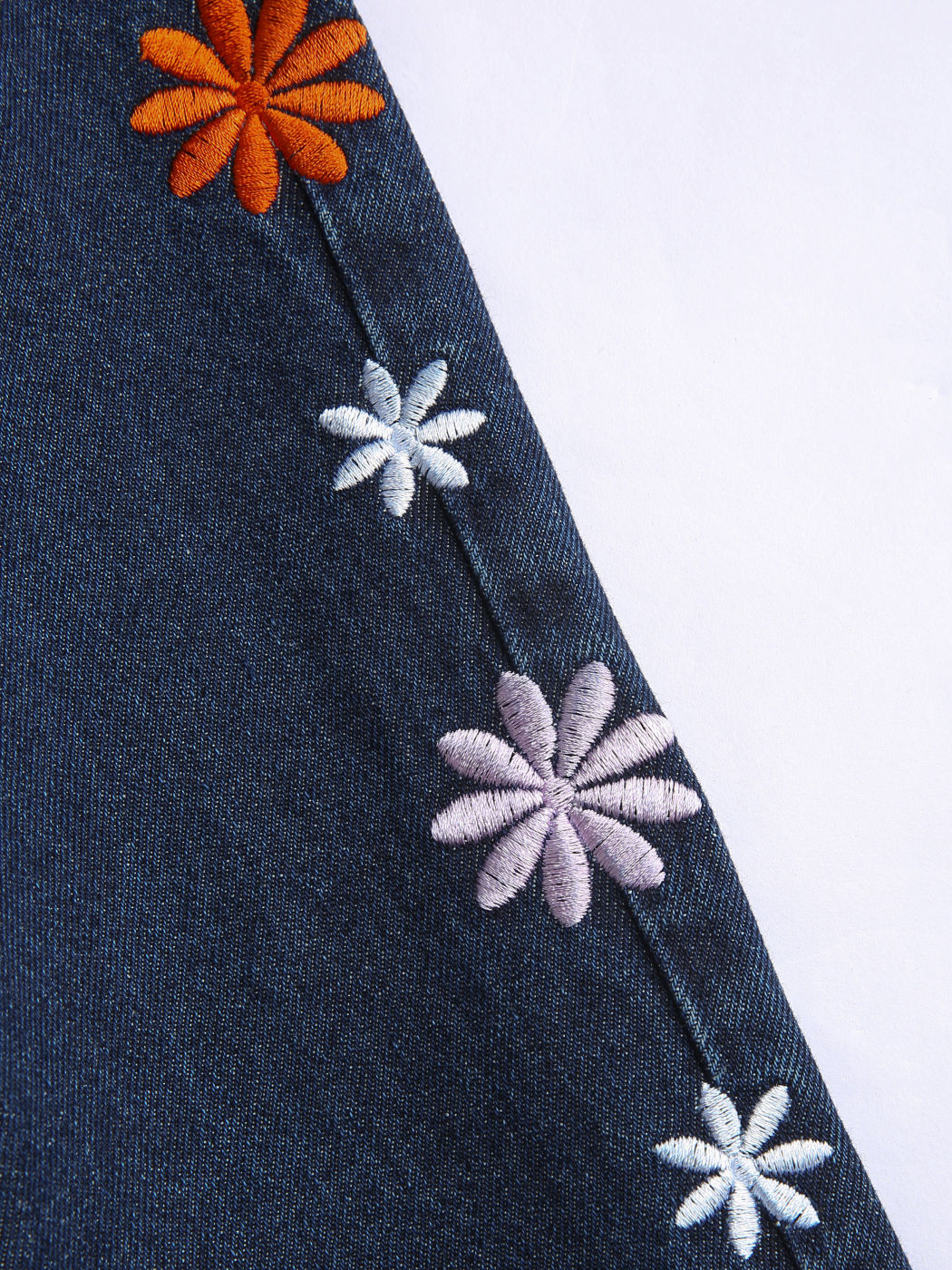 Side Floral Embroidery Jeans