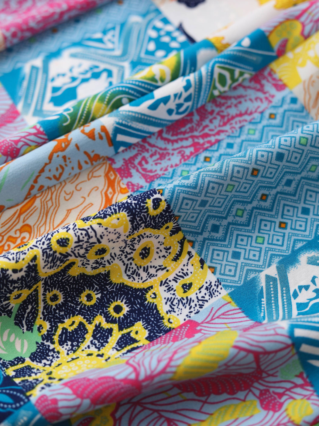 Hose mit entspannter Passform von Tropic Nights