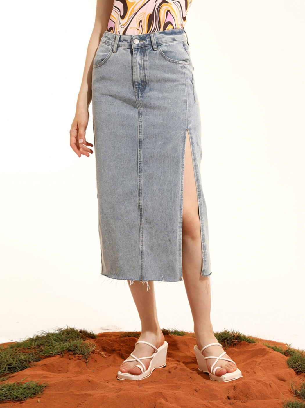 Jeans-Midirock mit Schlitz