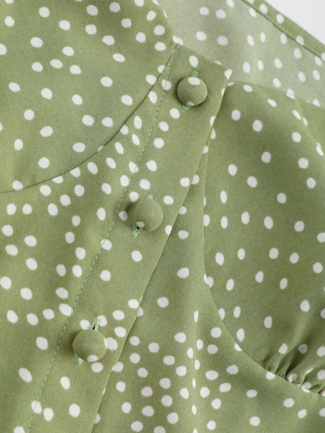 Gepunktete Bluse