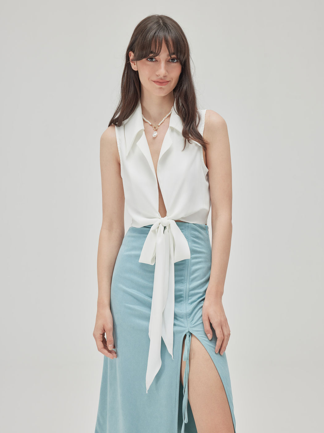 Solides, vorne gebundenes Crop-Top mit Kragen