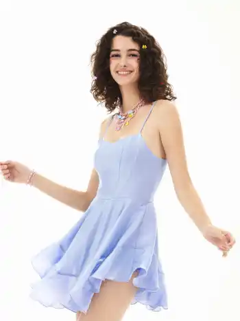 Metallic-Minikleid mit Rüschen