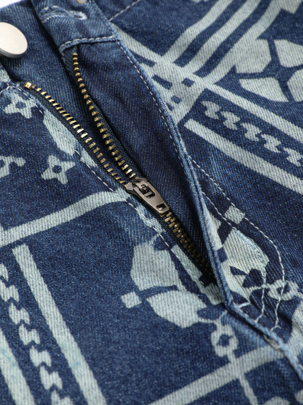 Denim-Shorts mit Allover-Print