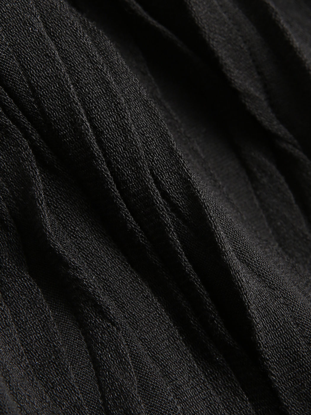 Einfarbiges, gerafftes Minikleid mit Neckholder-Textur