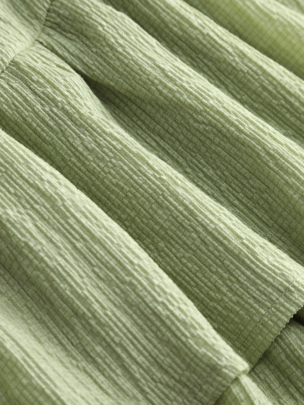 Geraffter mehrschichtiger Minirock mit Textur