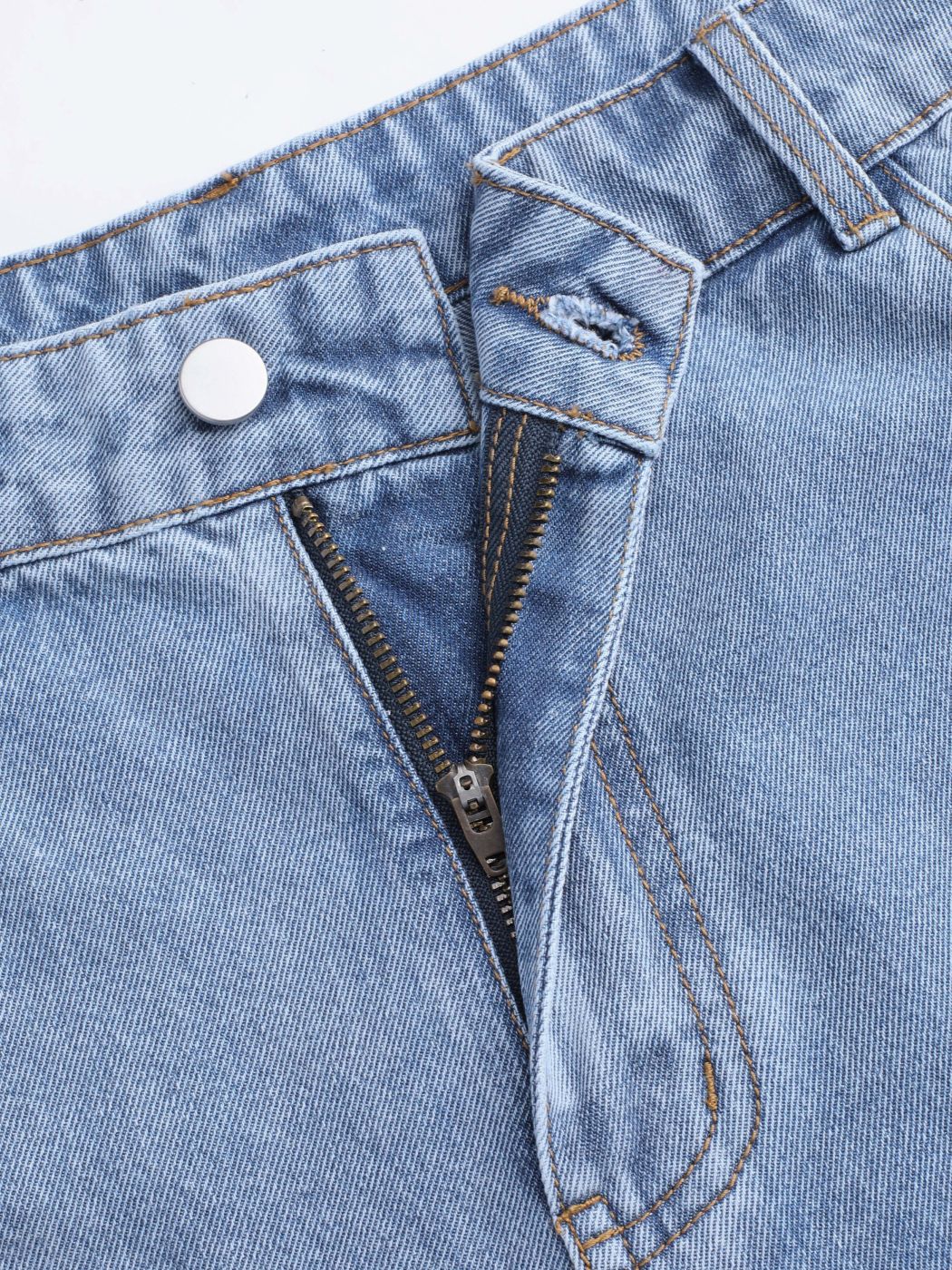 Ripped Jeans WIth Butterfly Chain Curve & Plus Cider