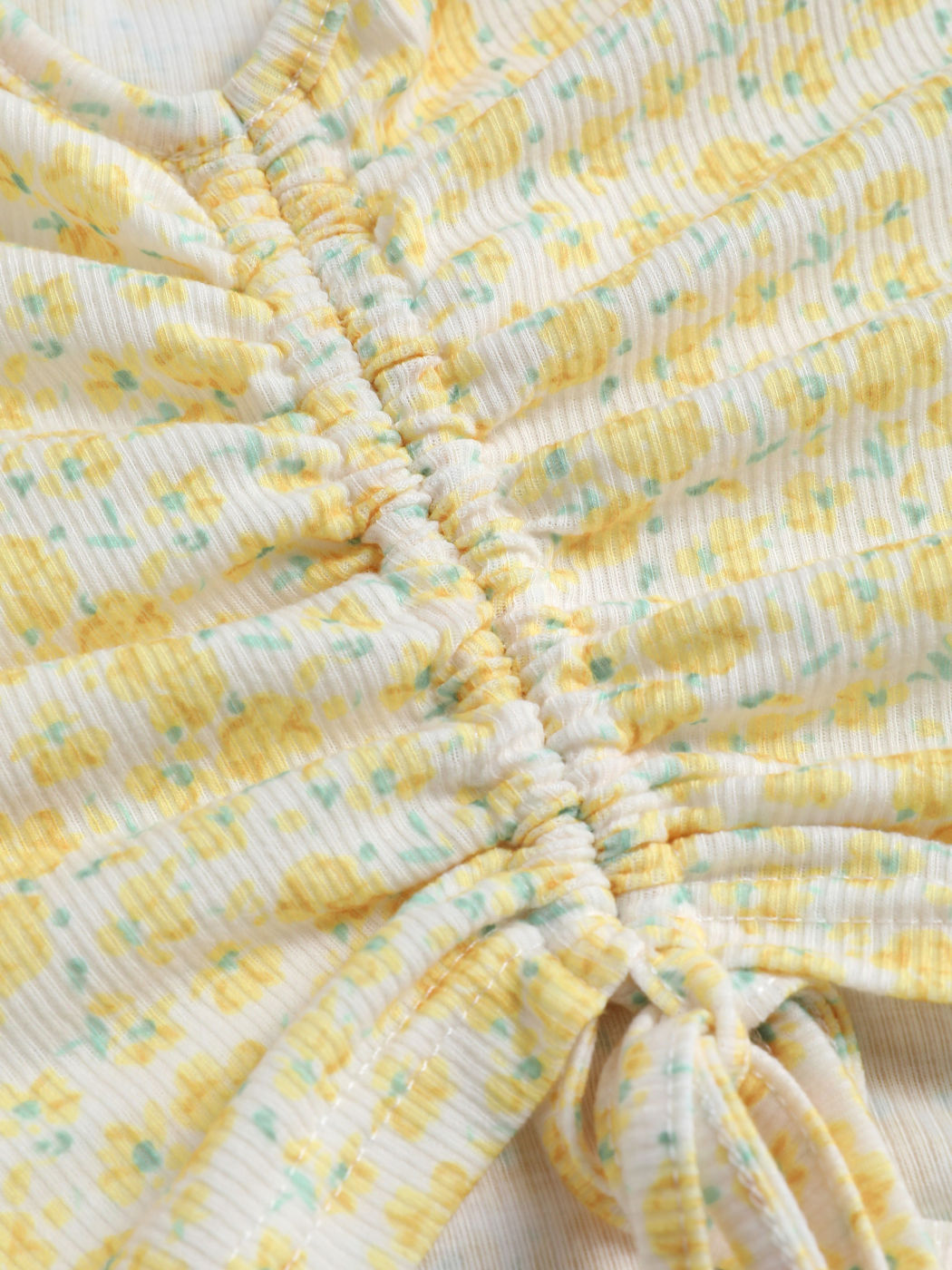 Tanktop mit Blumenkordelzug