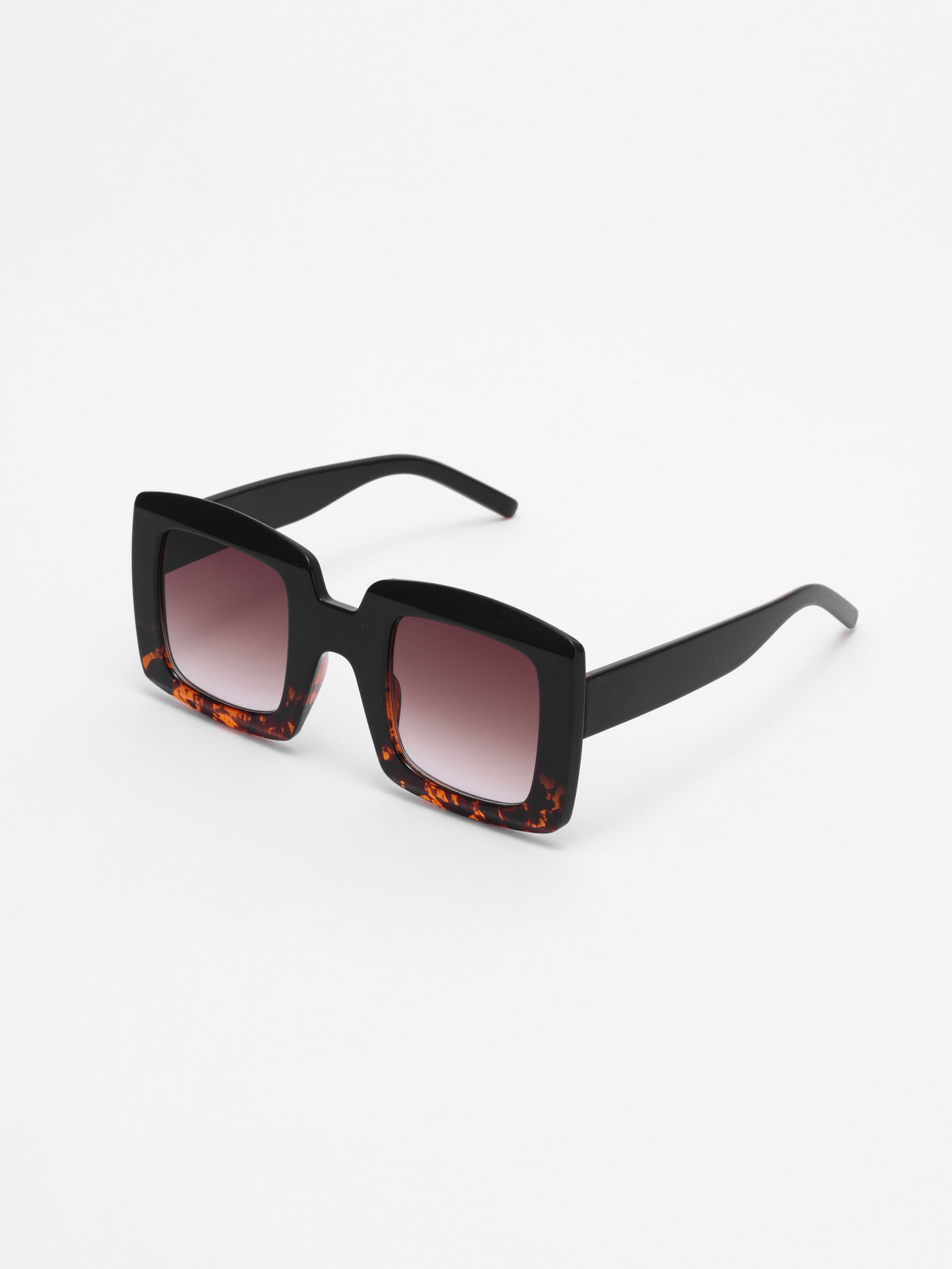 Modische Brille mit quadratischem Rahmen, getönten Gläsern und Box