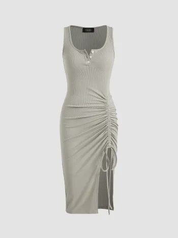 Robe mi-longue à boutons et cordon en côtes