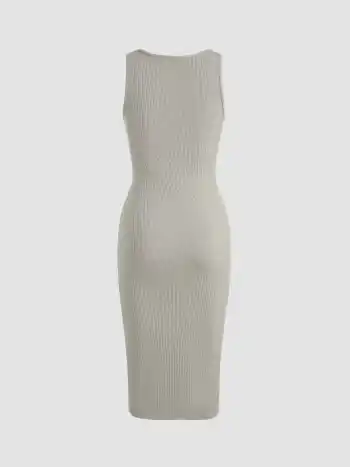 Robe mi-longue à boutons et cordon en côtes