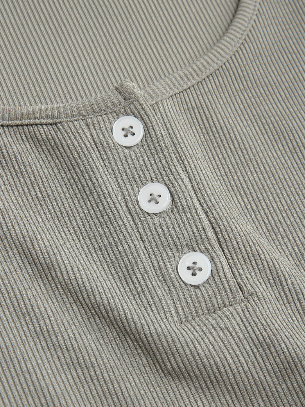 Geripptes Midikleid mit Kordelzug