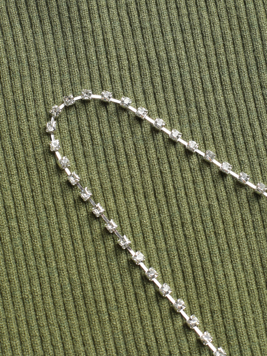 Camisole aus Rippstrick mit Strass-Trägern