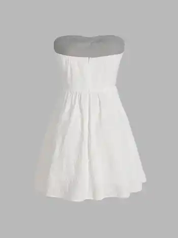  Einfaches Magisches Trägerloses Ösen Minikleid