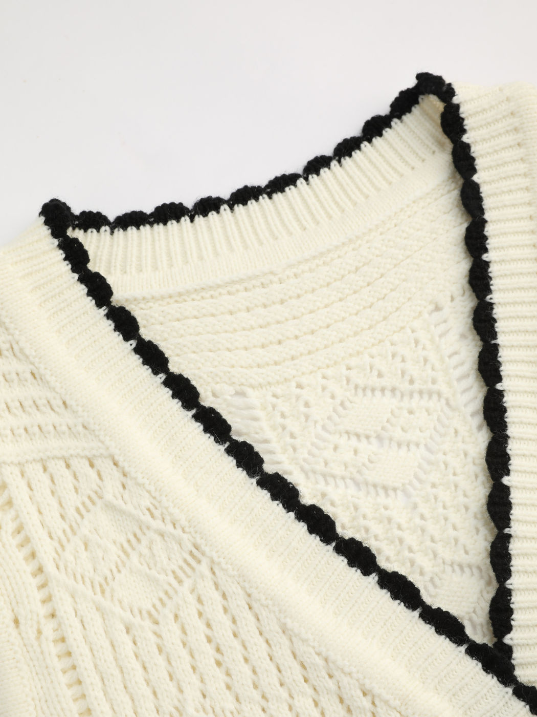 Contrasting Trim Sweater Vest