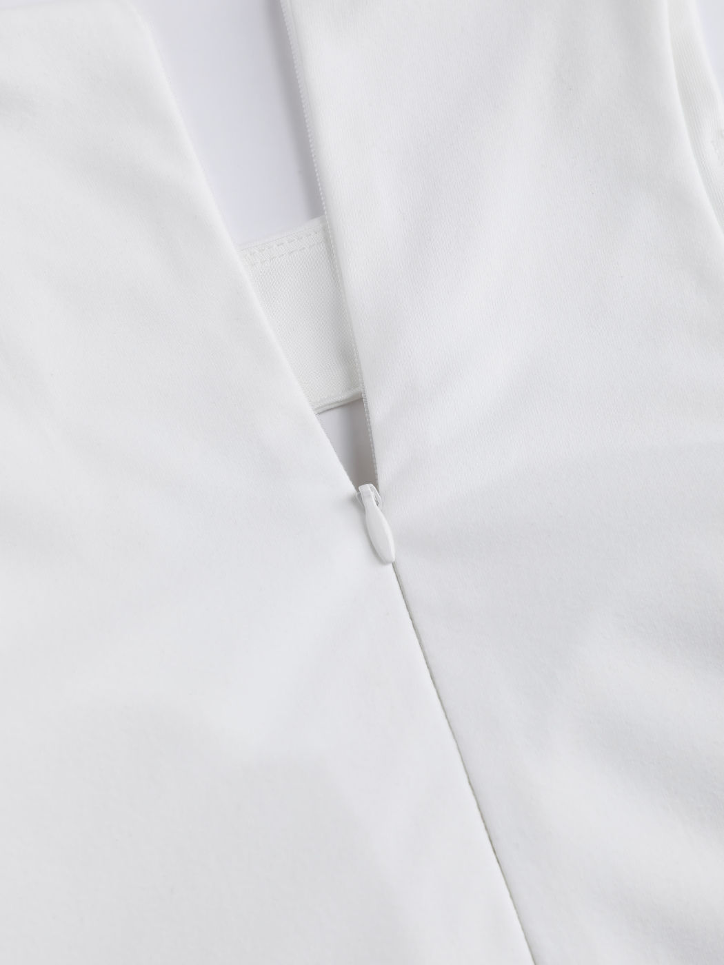  Vestido Deportivo Sólido con Corte y Cinturón 