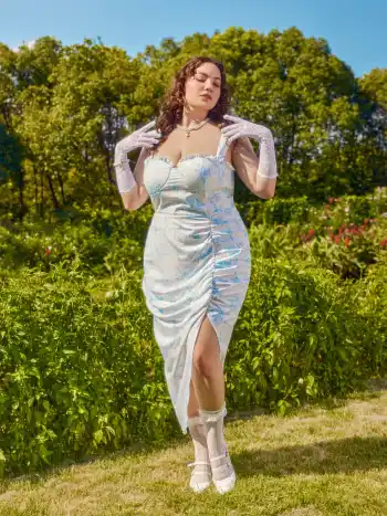 Curve & More Geblümtes Toile de Jouy Midikleid mit Rüschen