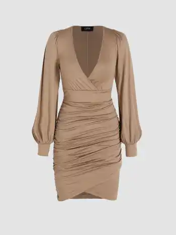 Einfarbiges geriffeltes V-Hals-Mini-Kleid