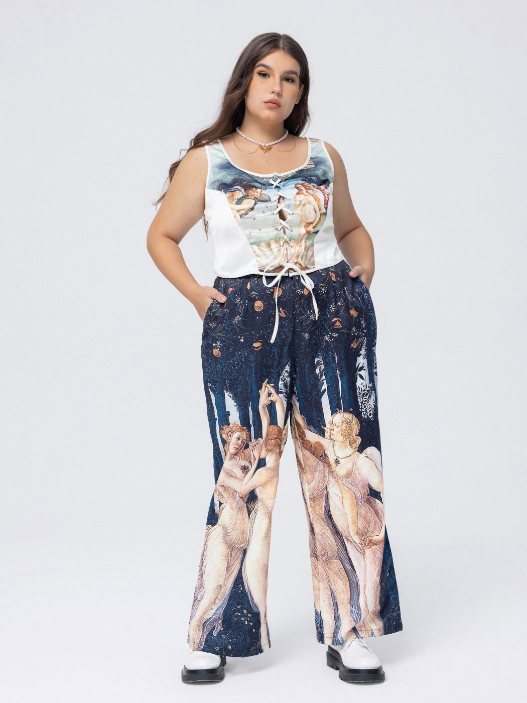 Hose mit geradem Bein im Renaissance-Print Kurve & Plus