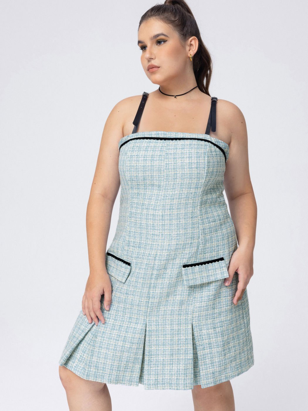 Lady Blaues Kleid Kurve & Plus