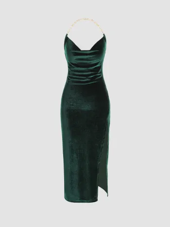 Kleid mit Kettenhalter aus Samt mit Wasserfallausschnitt und Schlitz