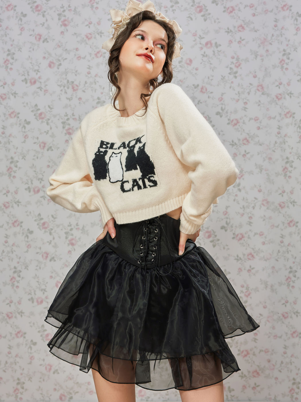 Kurzer Pullover mit Katzen-Print