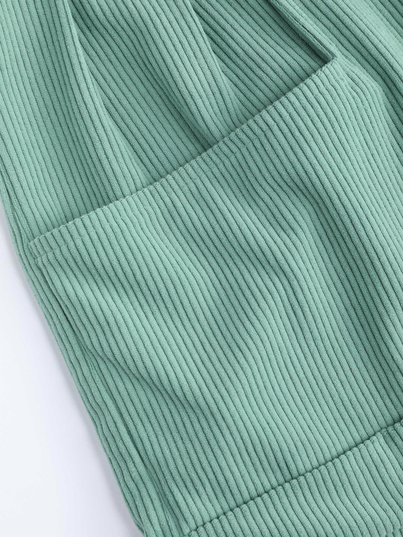 Kordhose mit hoher Taille und Tasche