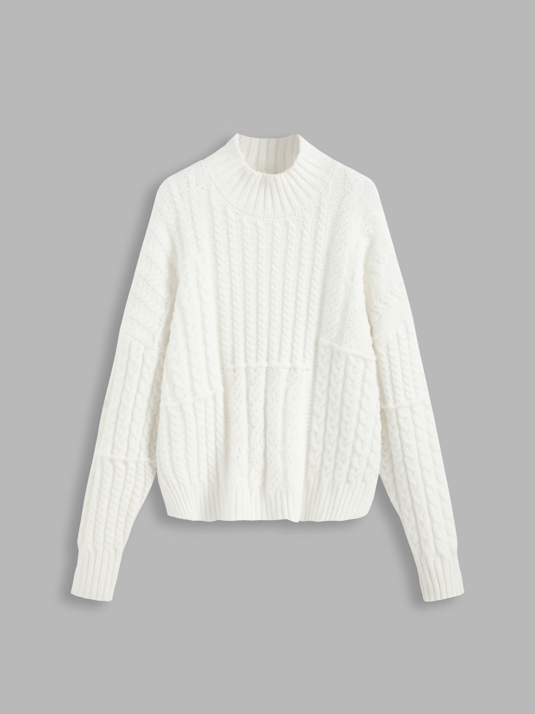 Strickpullover mit Stehkragen und Zopfmuster