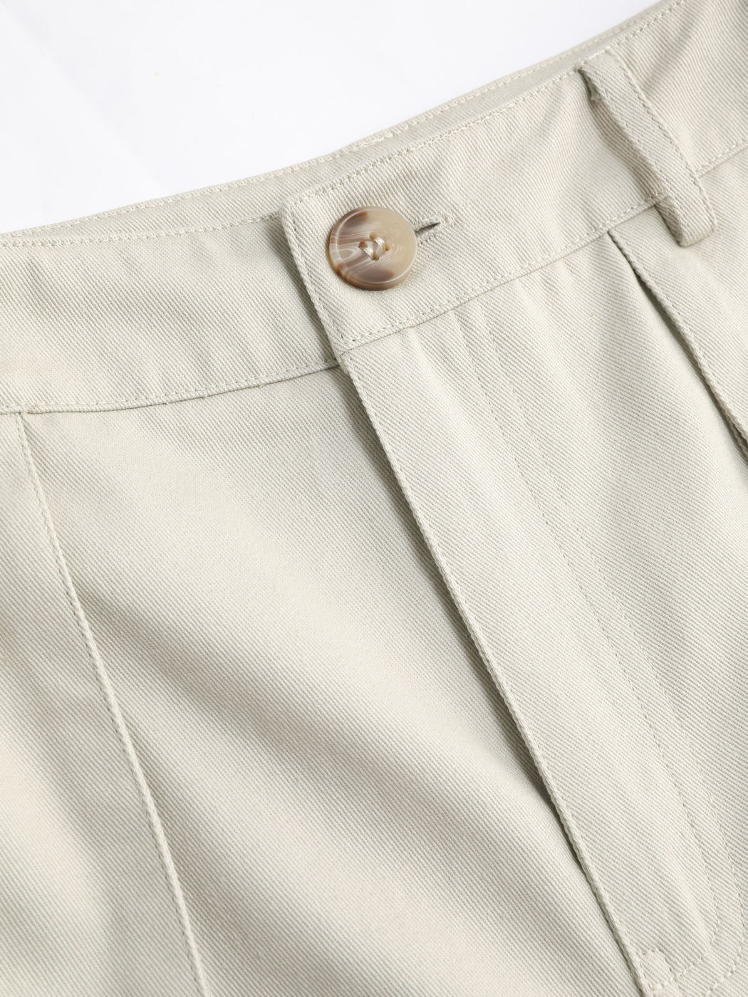 Solid knielange Shorts mit weitem Bein