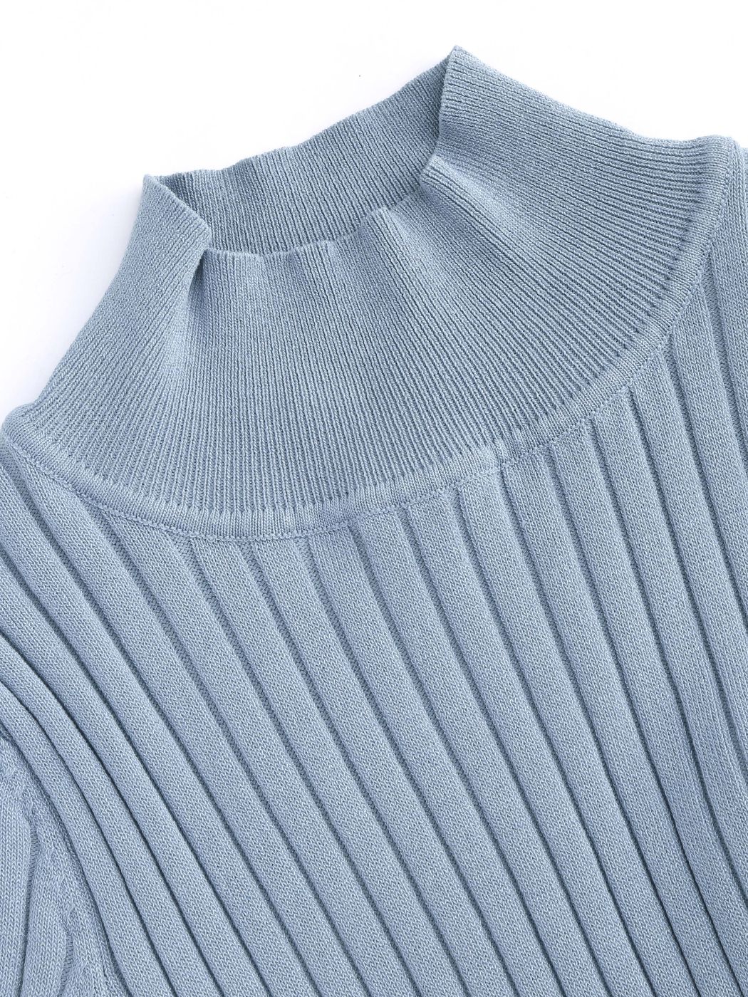 Einfarbiges Rollkragen-Strick-Minikleid