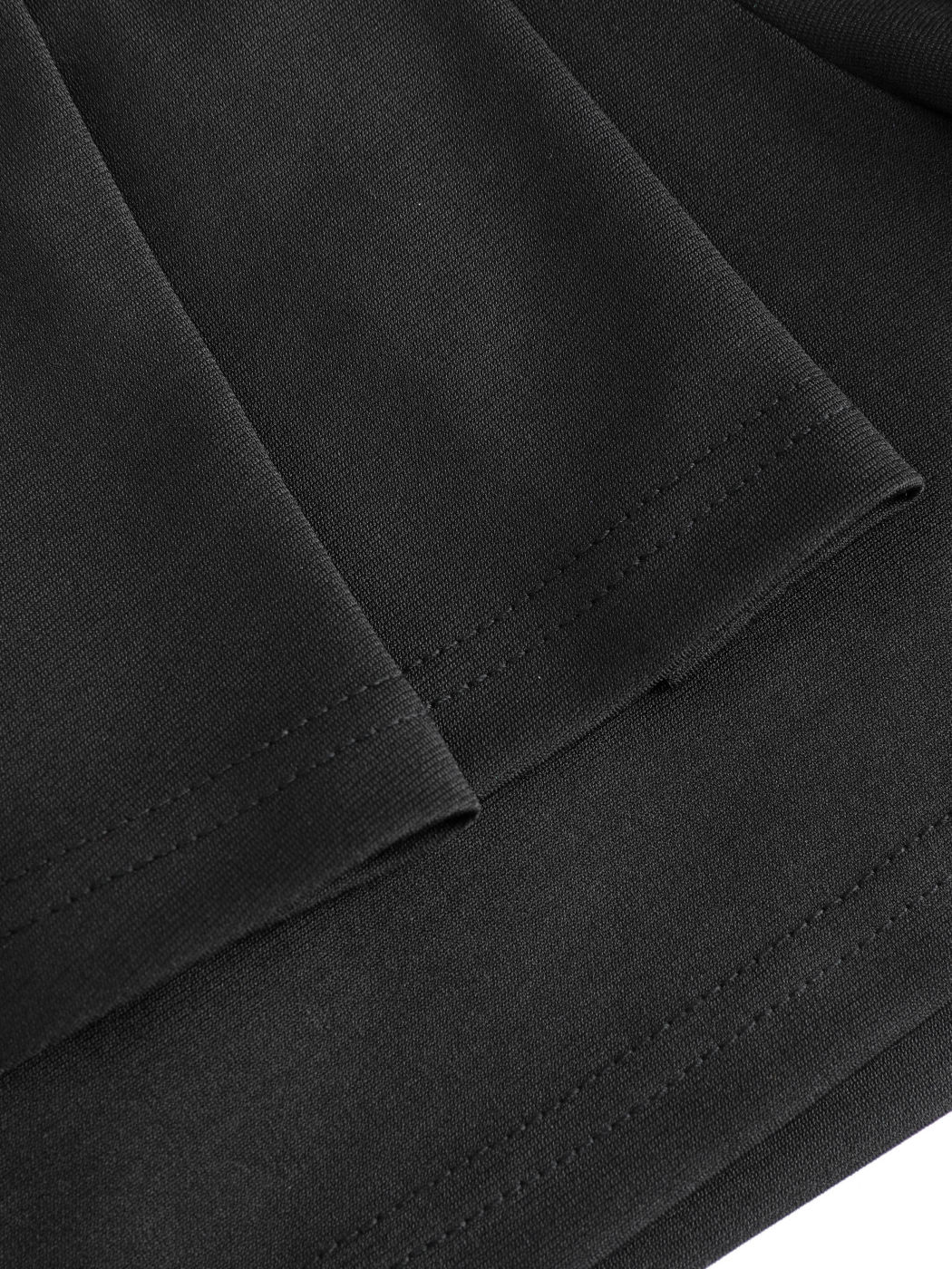 Solid Shorts mit überkreuzten Falten