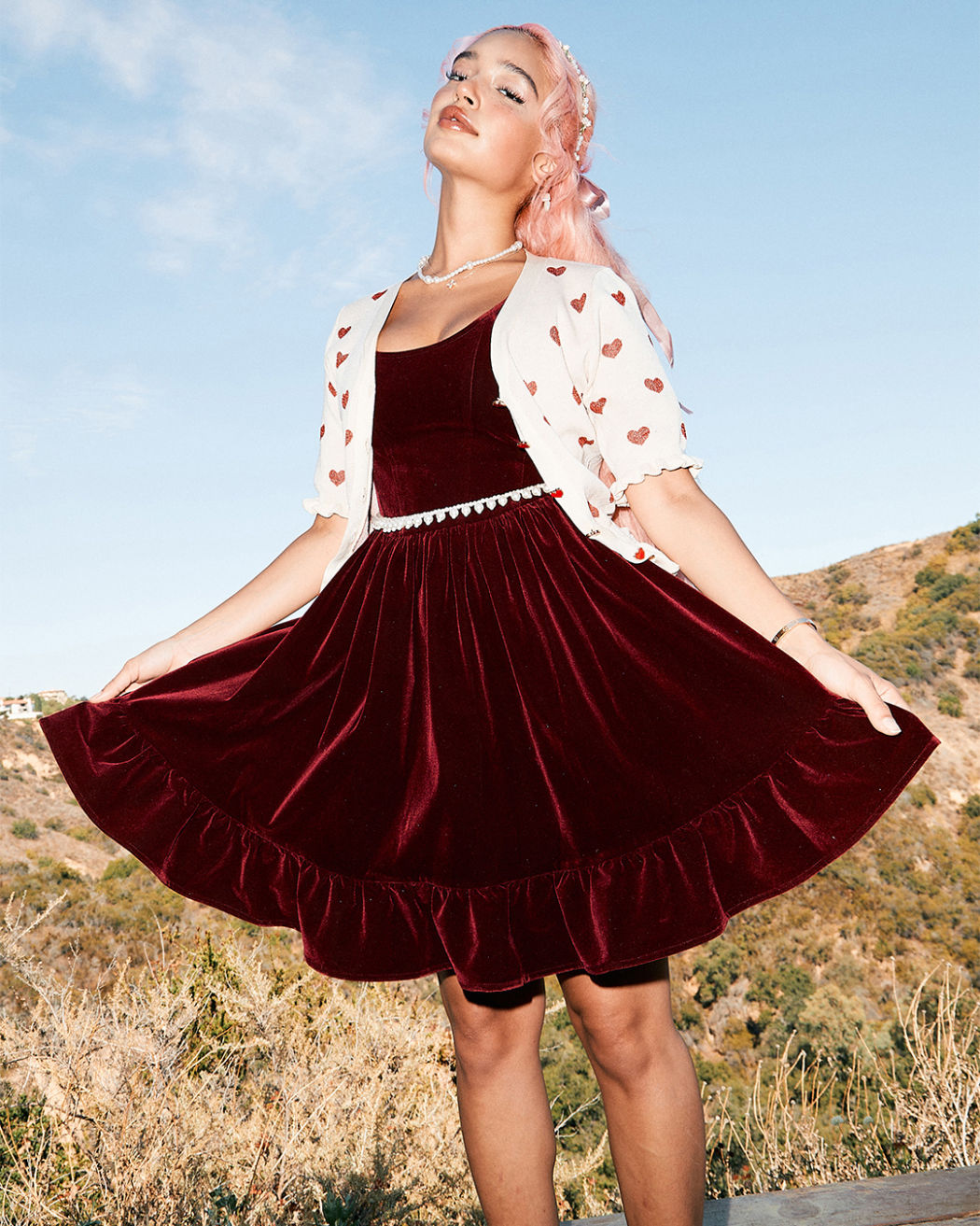 Samt-Minikleid mit Gürtel