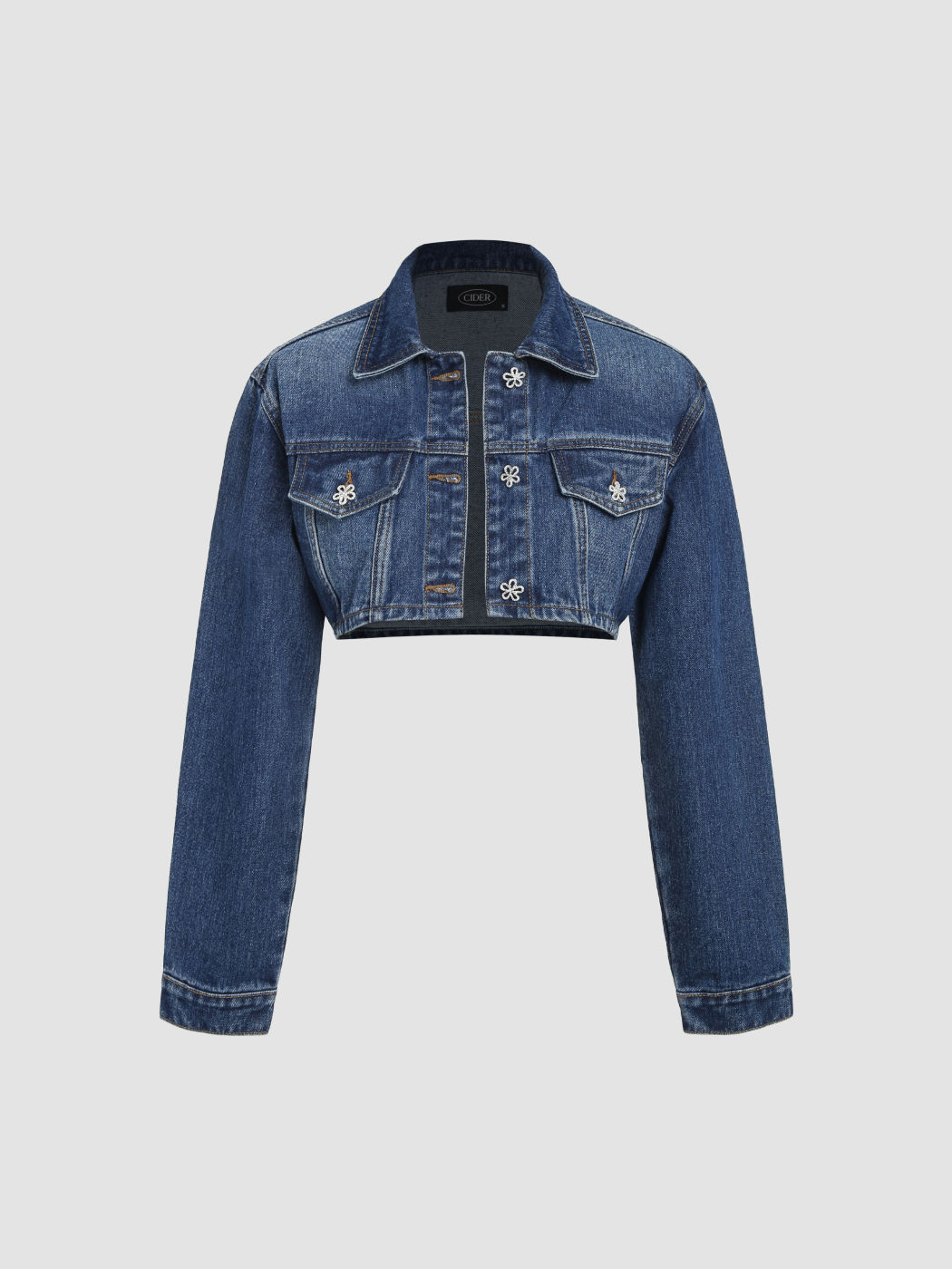 Kurze Jacke mit Knopfleiste und Denim-Kragen
