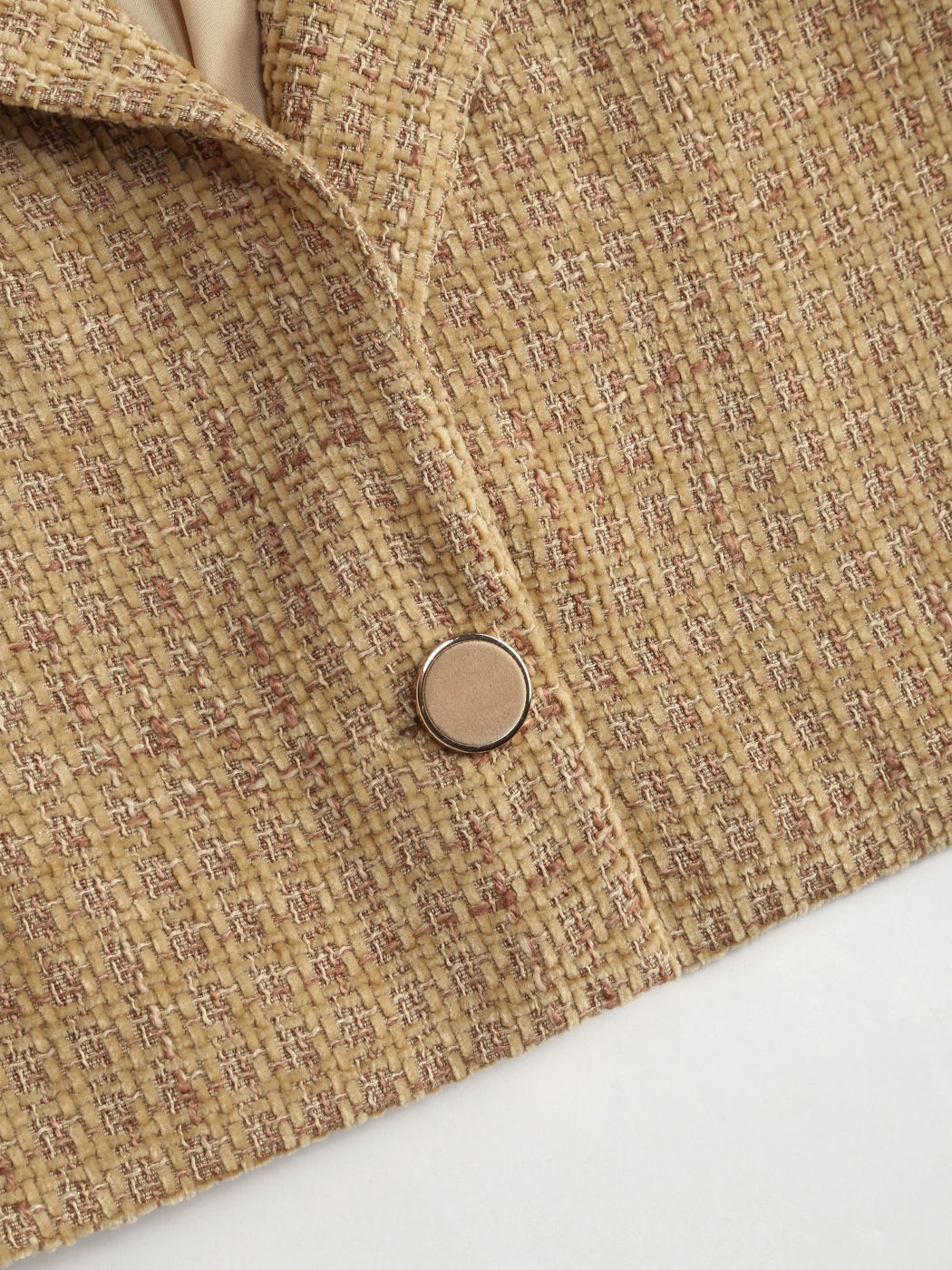 Crop-Blazer mit gekerbtem Kragen aus Tweed