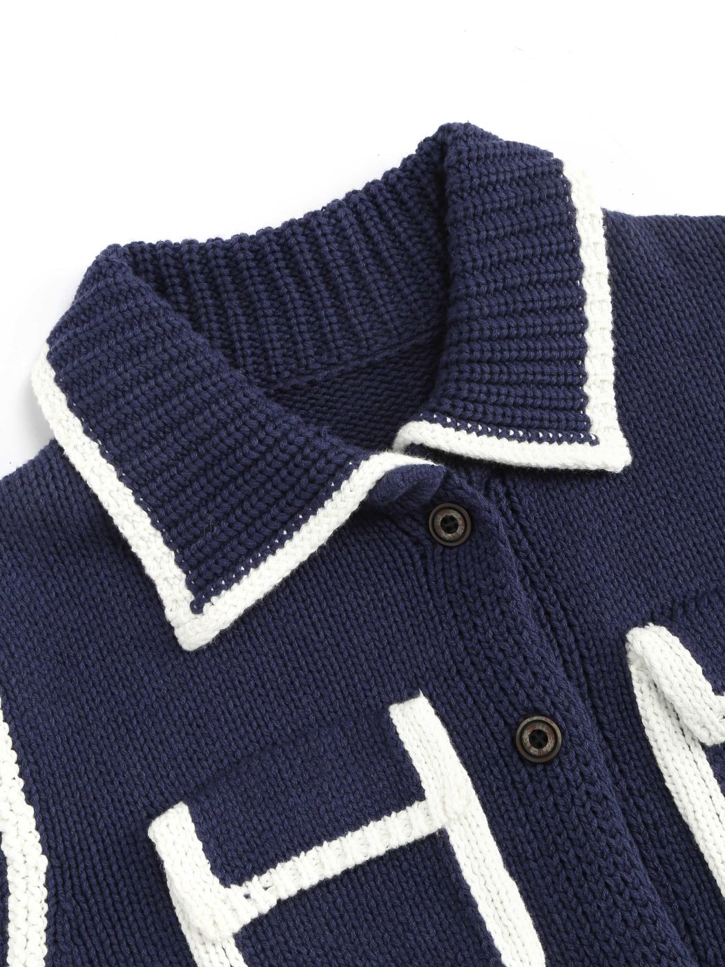 Einfarbiger, kontrastierender Crop-Cardigan mit Knöpfen
