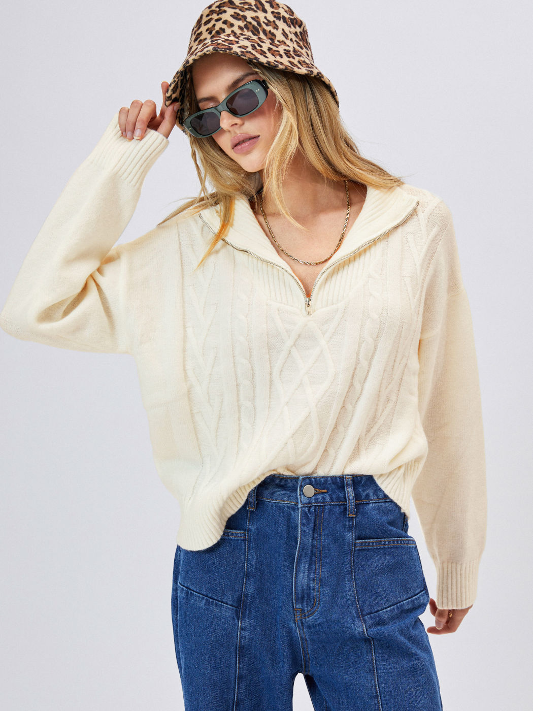 Weave Knit Zipped Sweatshirt