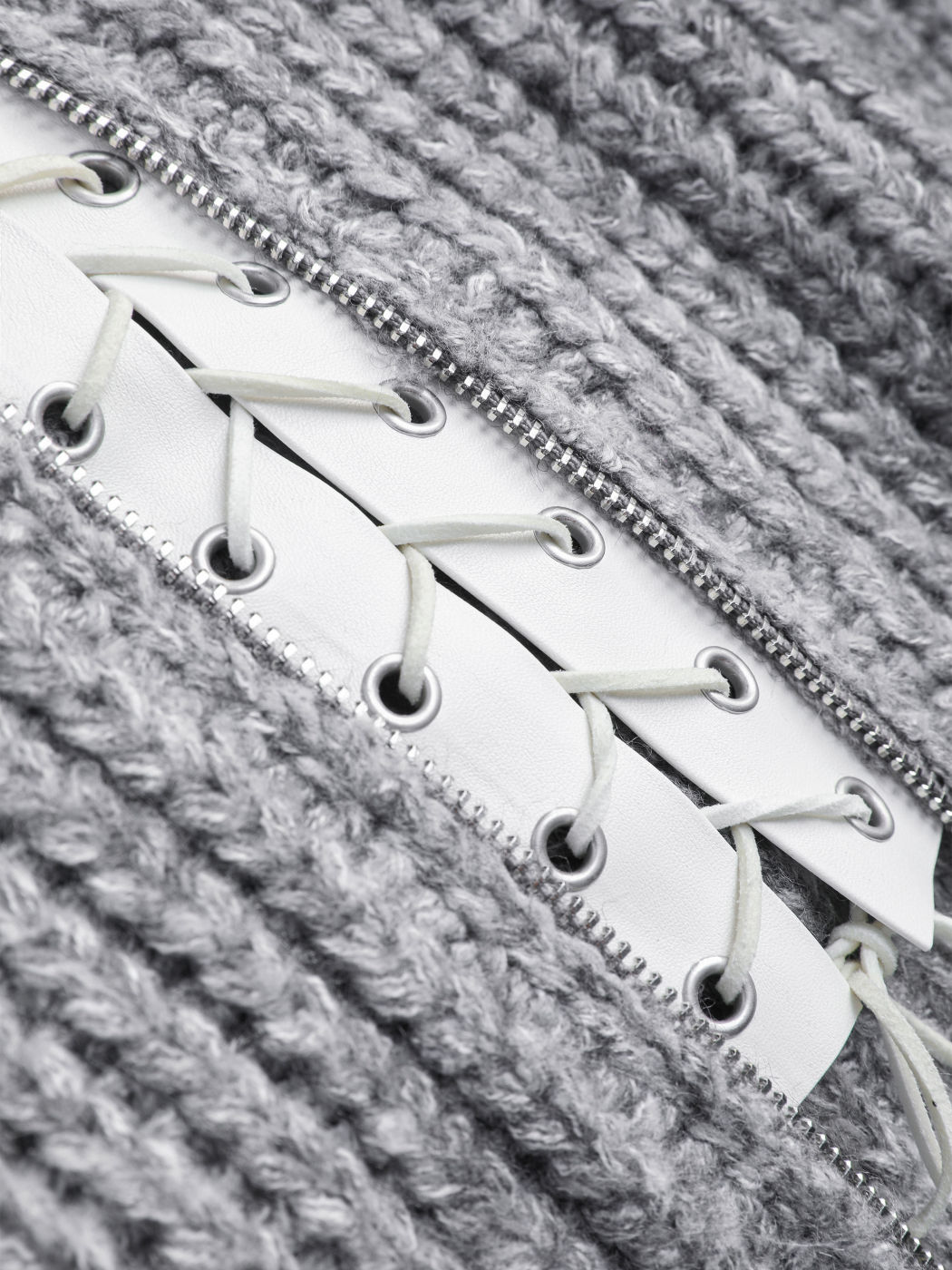 Strickjacke mit festem Kragen und Reißverschluss