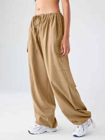 Solid Fallschirm-Cargohose mit niedriger Leibhöhe